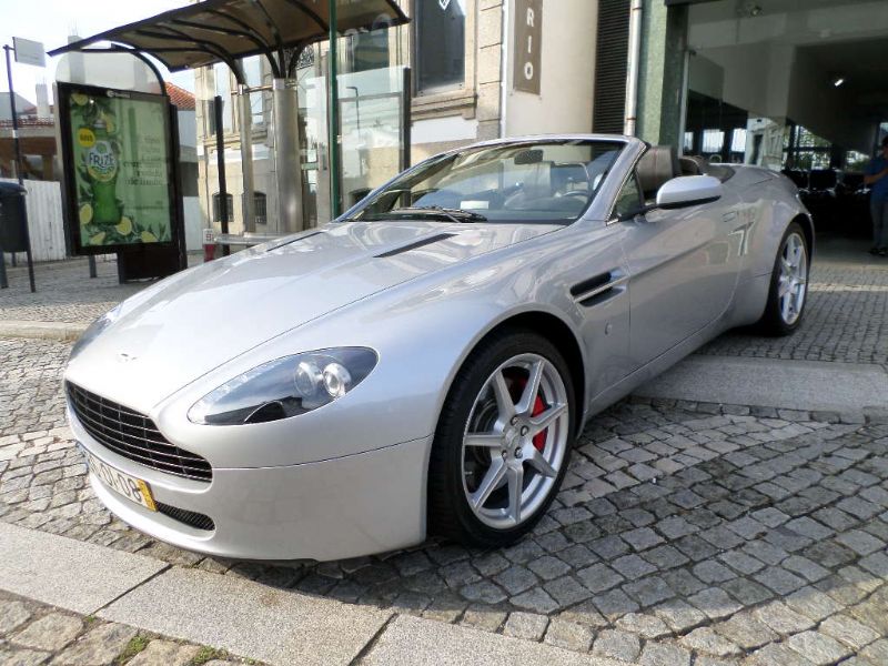 Aston Martin Vantage V8 ROADSTER
