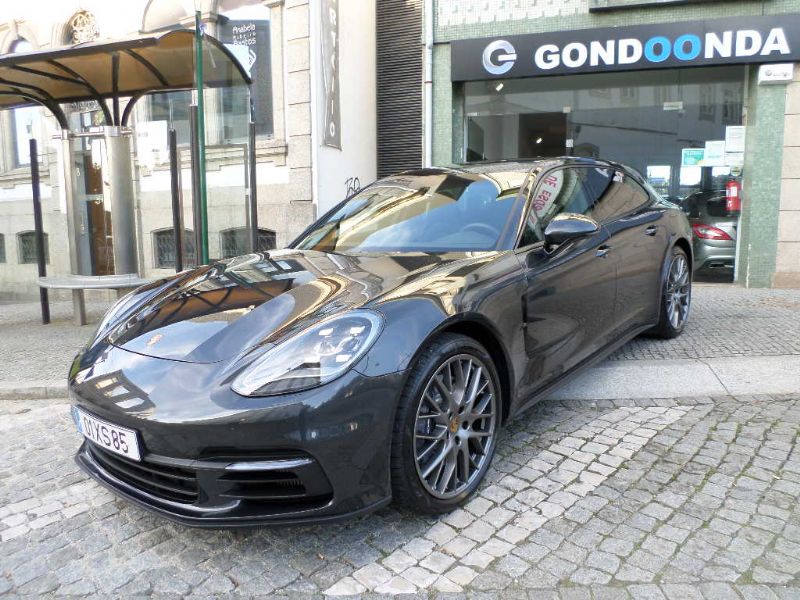 Porsche Panamera Sport Turismo 4 E-HYBRID